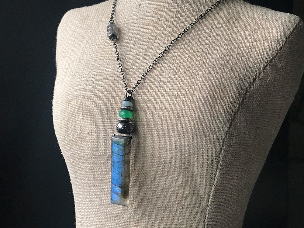 labradorite & chrysoprase Stick pendant