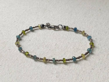 blue & green repetition bracelet