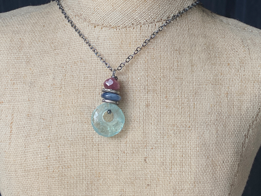 aquamarine carved pendant